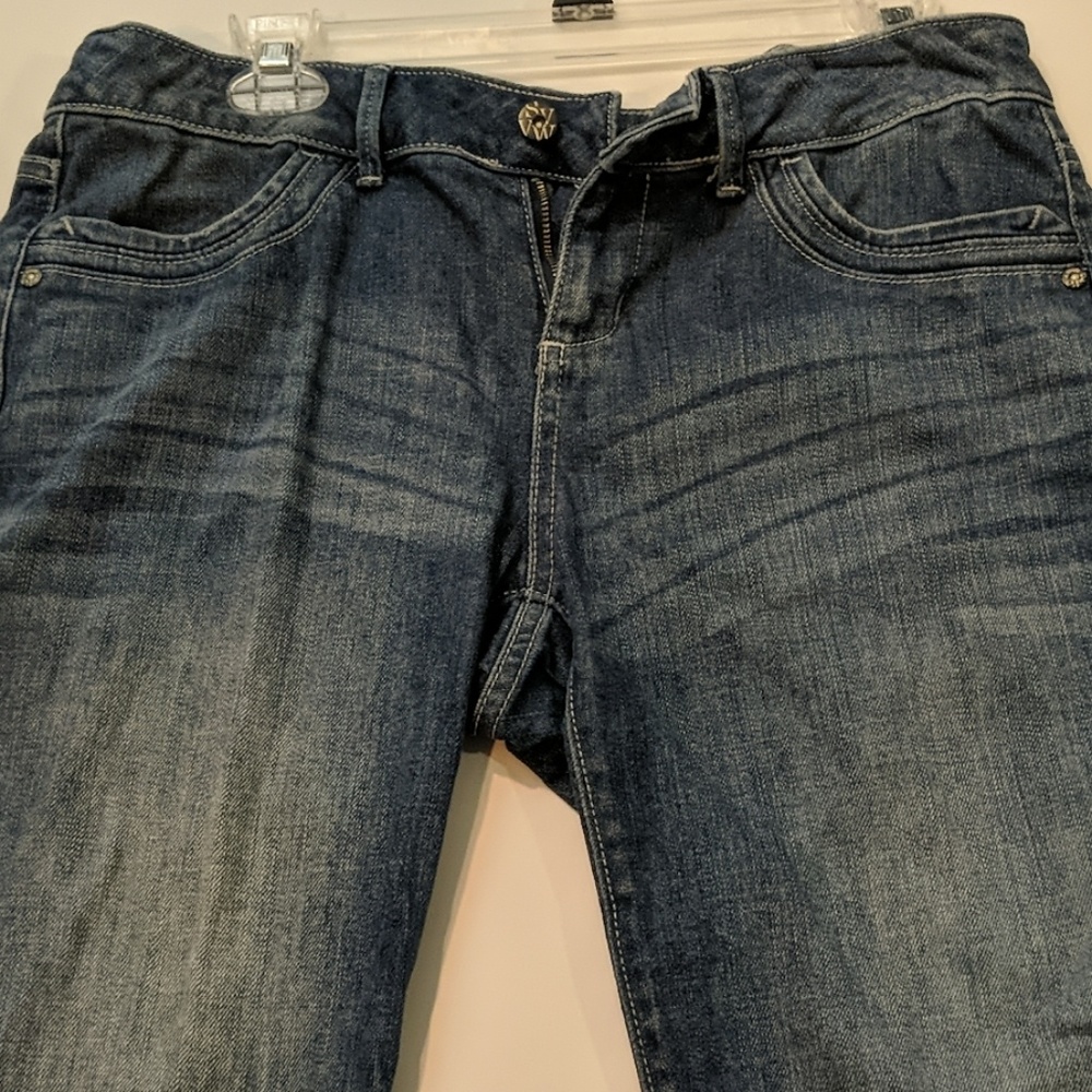 Vera Wang straight cut size 8 jeans